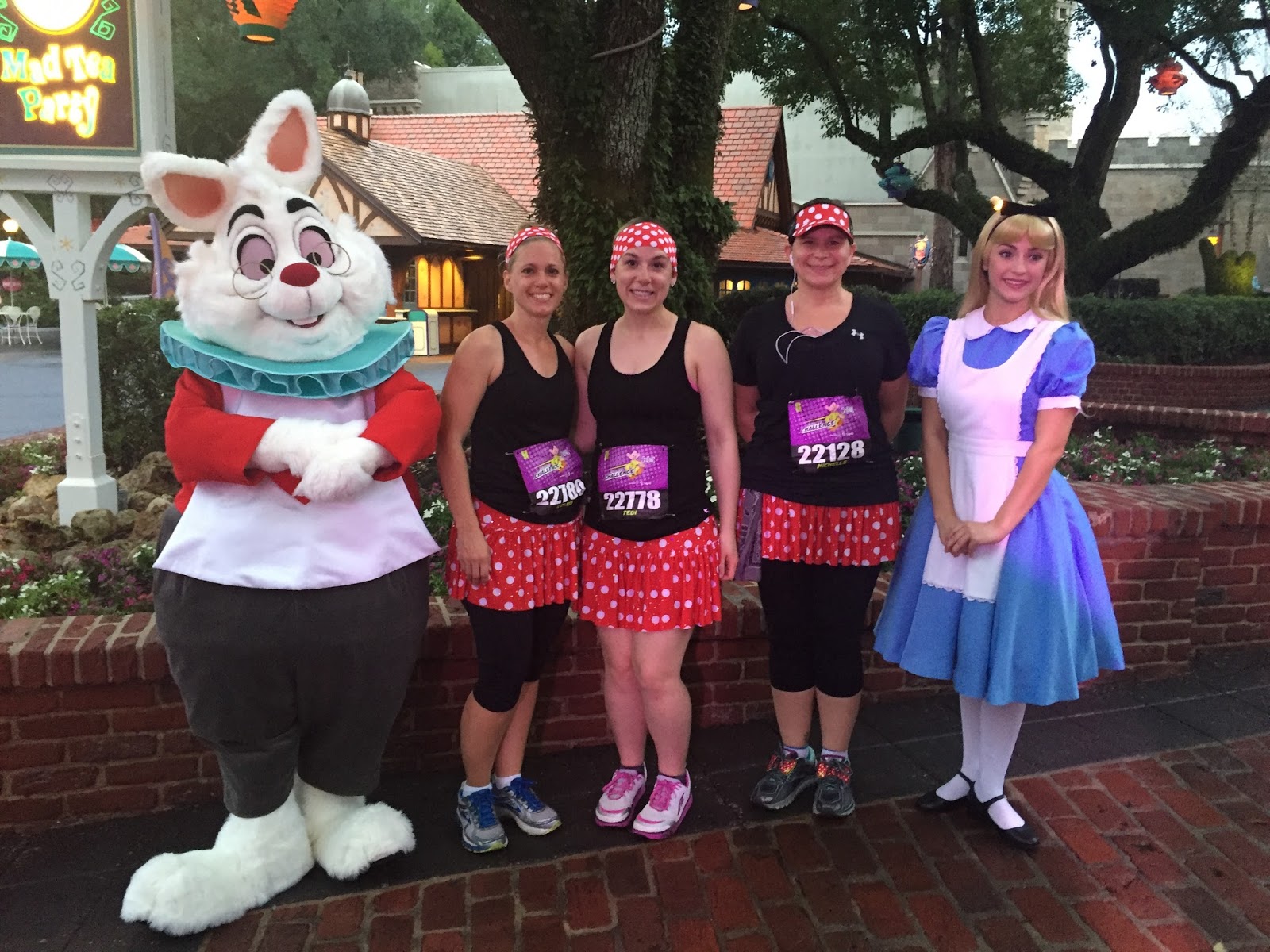 Dopey Challenge Mickey Marathon 2016 All of us with Alice and the Rabbit